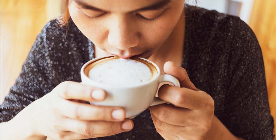 ¿La leche caliente ayuda a dormir?